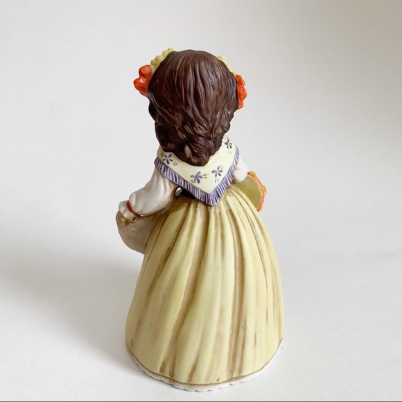 Vtg 1992 Enesco Belles Porcelain Figurine Set of 4 - Picture 13 of 16